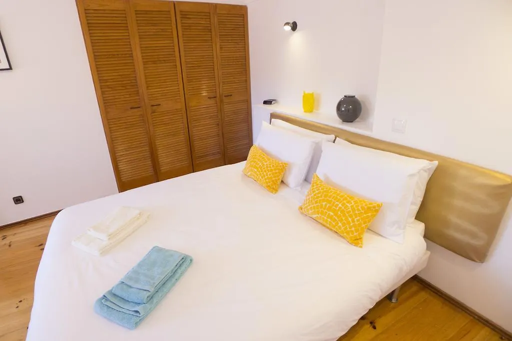 Lv Premier Flores Fl1 Lisboa