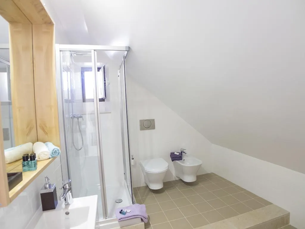 Lv Premier Flores Fl1 Lisboa البرتغال