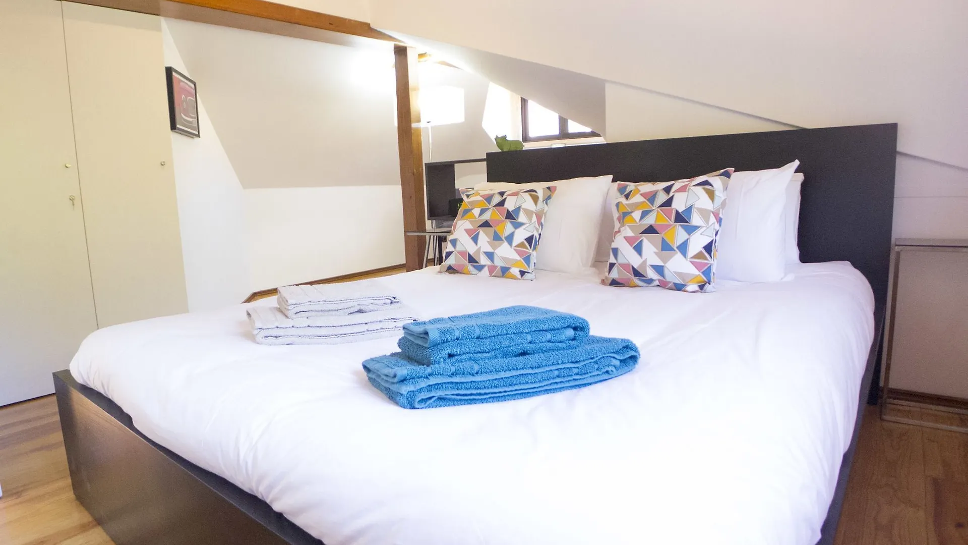Lv Premier Flores Fl1 Lisboa البرتغال
